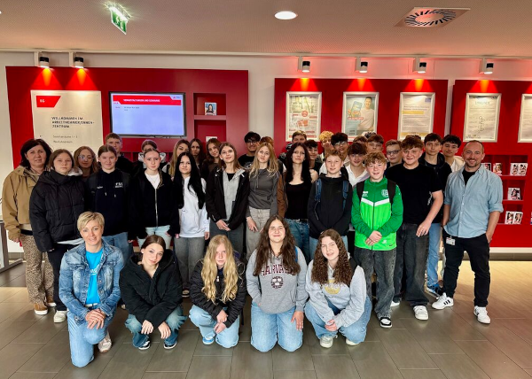 "Zukunft gestalten - Berufsorientierung trifft Demokratie"
